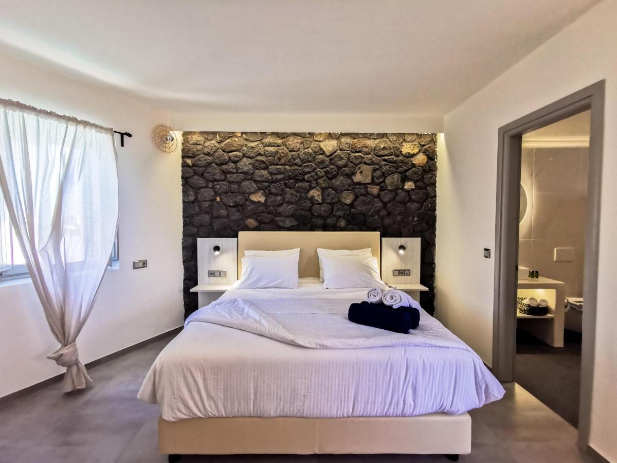 Noir Santorini Kapsül Otel