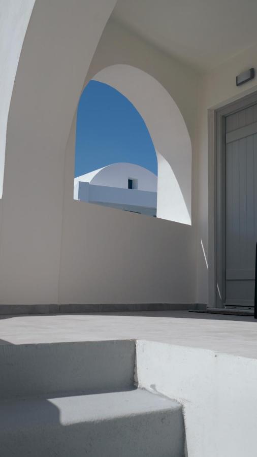 Noir Santorini * Monolithos