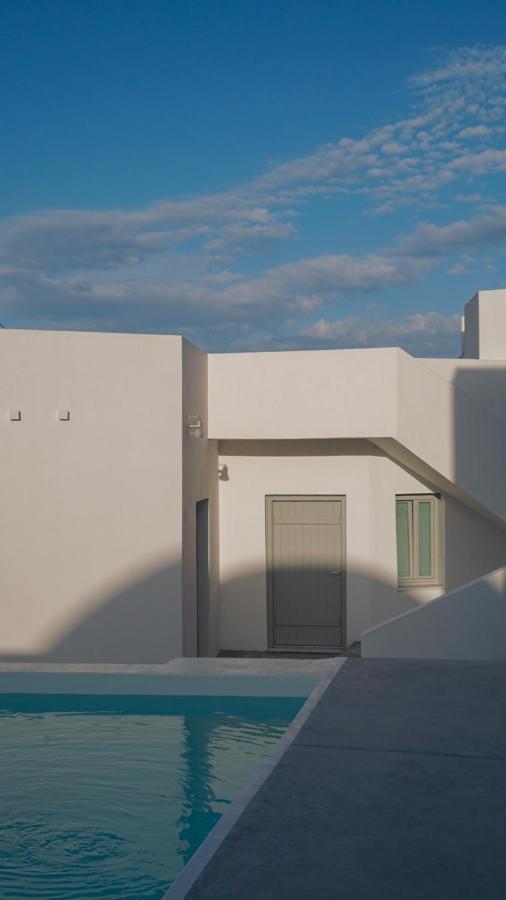 Noir Santorini Kapsül Otel