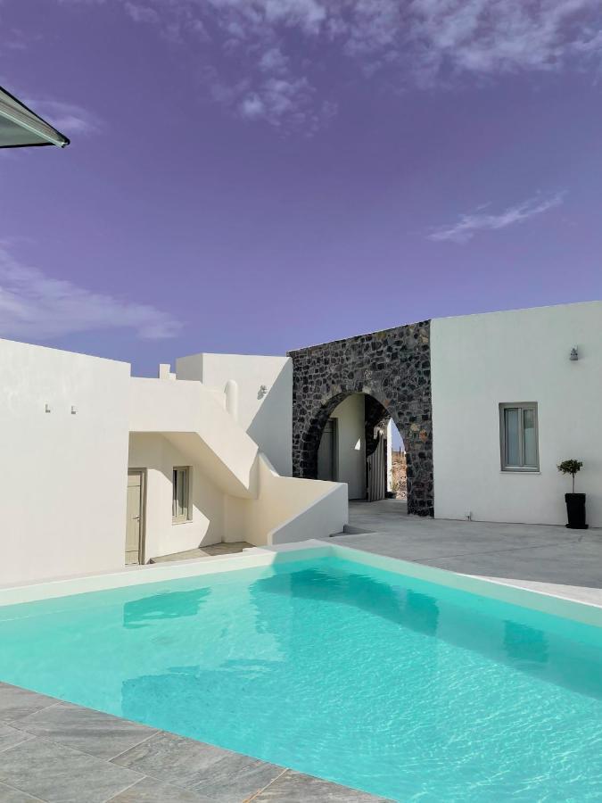Noir Santorini Kapsül Otel *