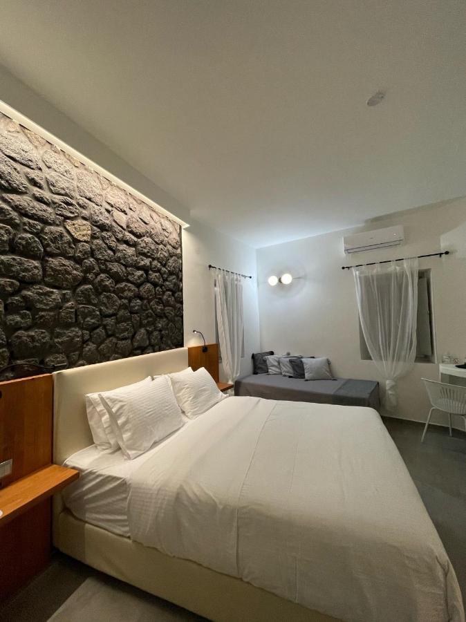 Kapsül Otel Noir Santorini *