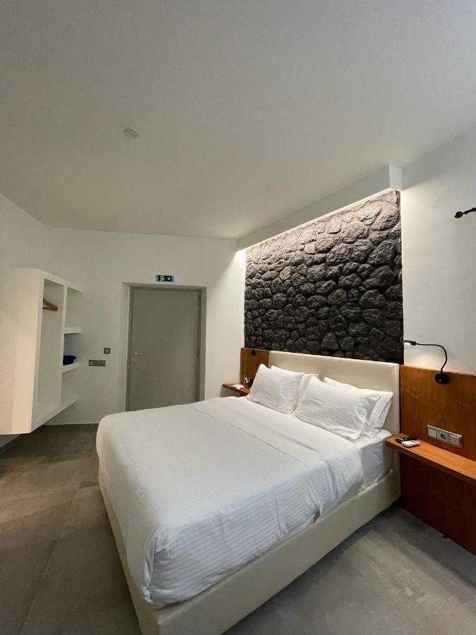 Kapsül Otel Noir Santorini