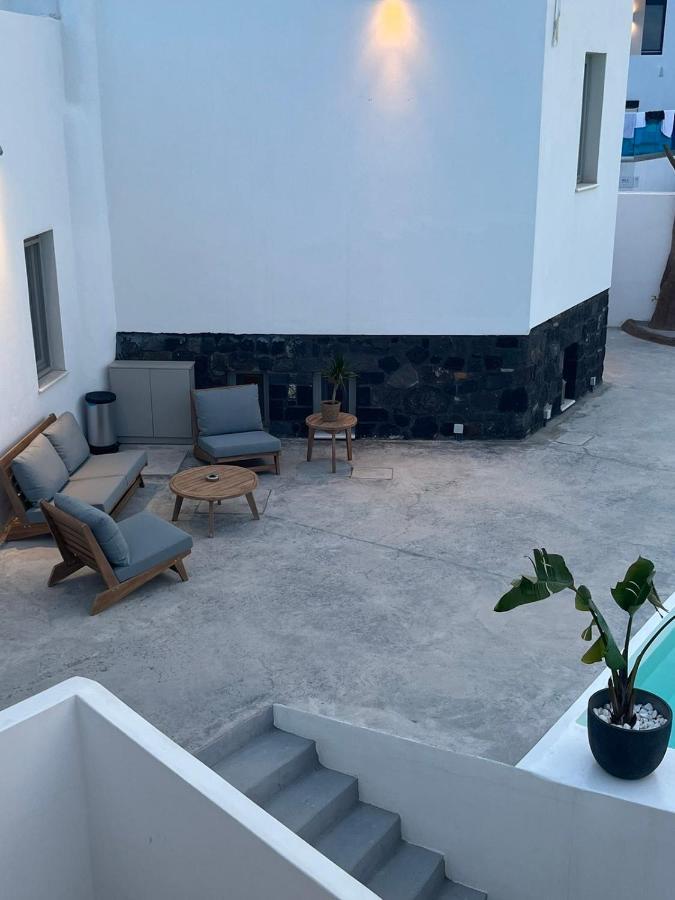 Noir Santorini *